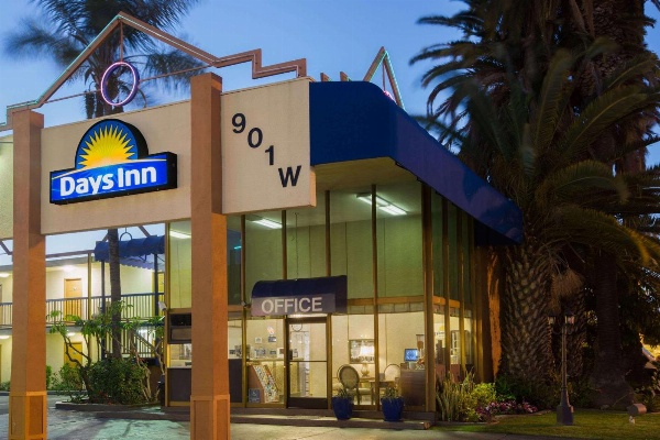 Days Inn by Wyndham Los Angeles LAX/VeniceBch/Marina DelRay Main image